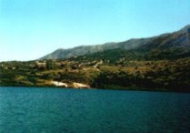 Der malerische Kournas-See