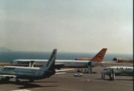 Flughafen Iraklion. Flieger aus aller herren Lnder treffen sich hier.