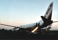 Boeing 737/800 der Air Berlin auf dem Flughafen Iraklion
