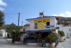 Die Krata-Bar in Mtala