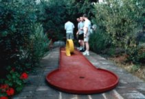 Beim Minigolf im Hotel Mirabello