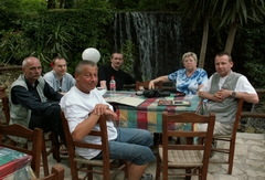 Beim Kaffeetrinken in Argyropoli (Foto: Katja Viehler)