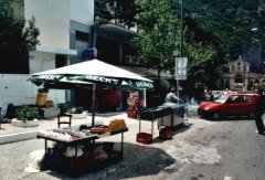 Neben der Souvlaki-Bar war auch ein kleiner Markt aufgebaut